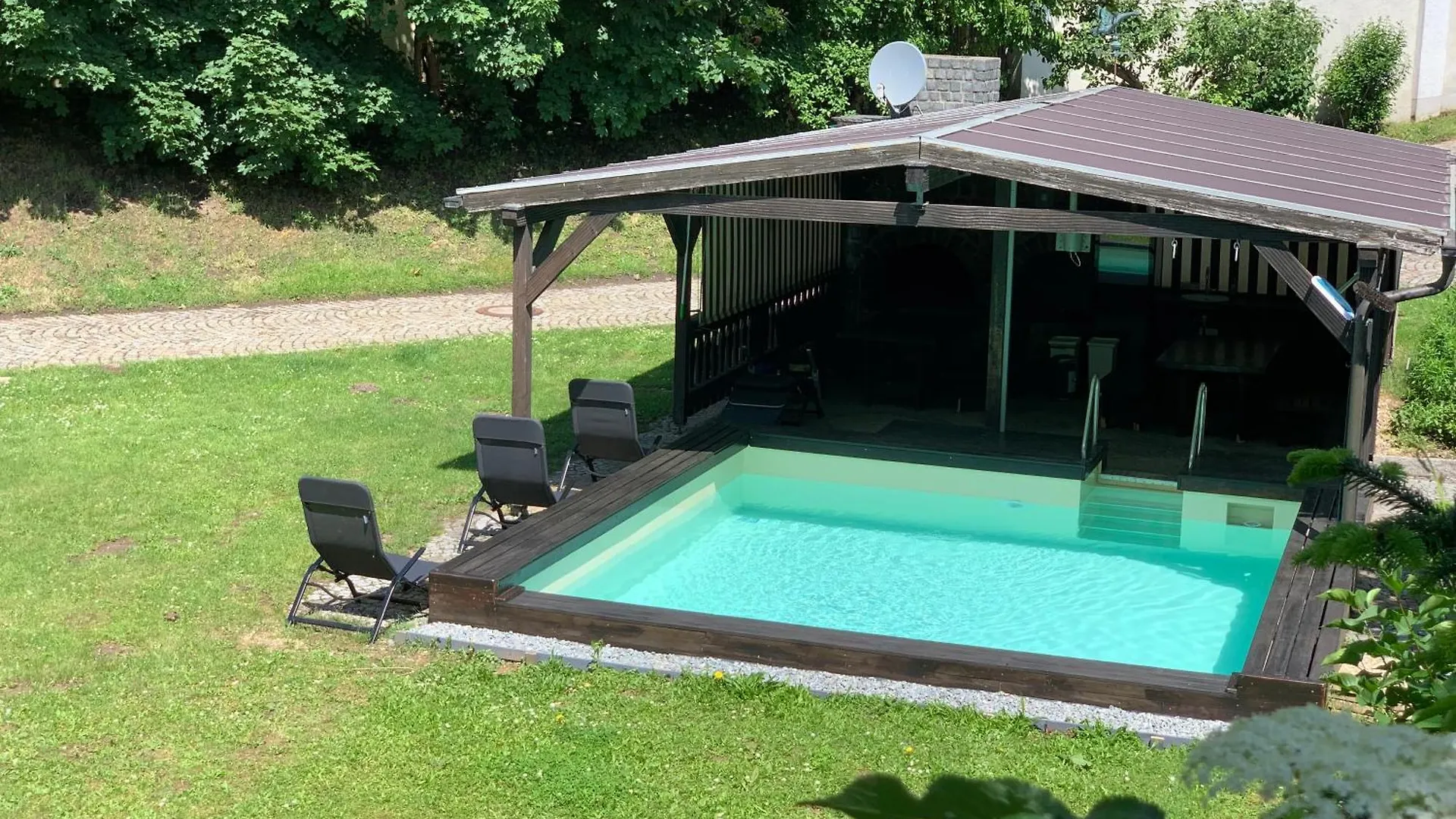 Villa Mit Pool Und Grillplatz In Regensburg